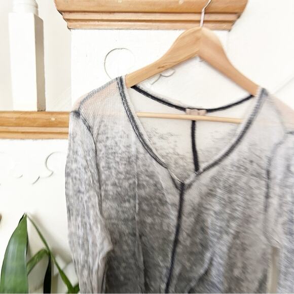 Ecote Lightweight Thermal Top Tie Front Gray White V-Neck Long Sleeve Pullover - Picture 2 of 7
